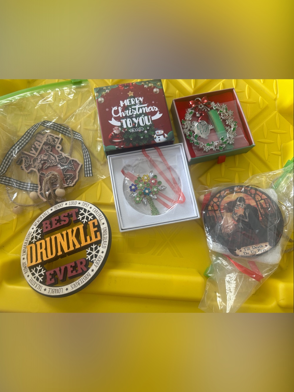 5 assorted Ornaments